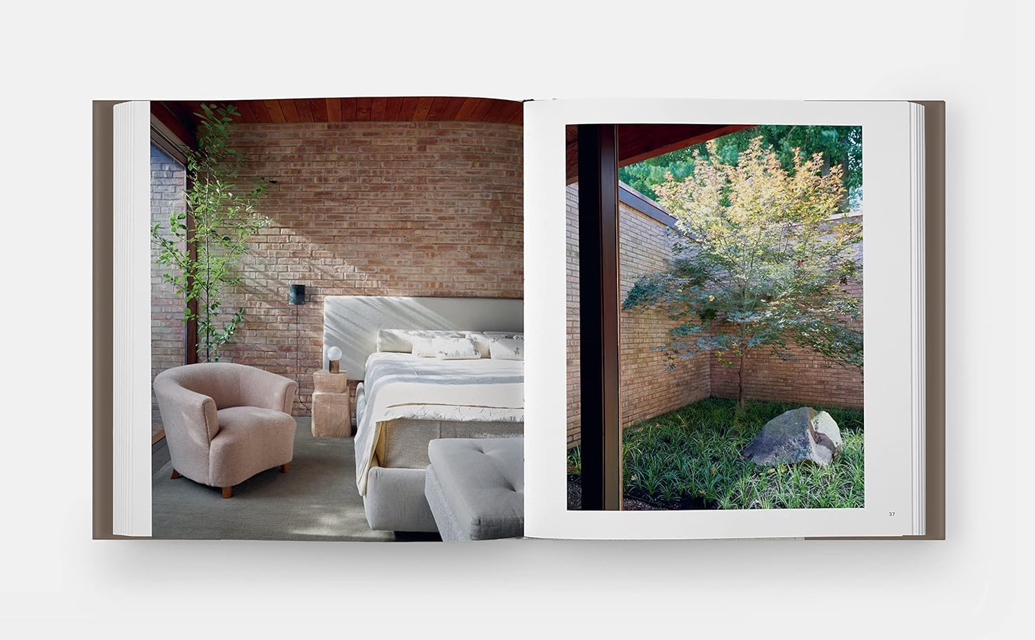 TheMeaningfulModernHome-1